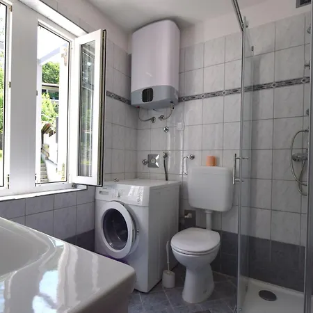 Pesja By Interhome Appartement Omišalj